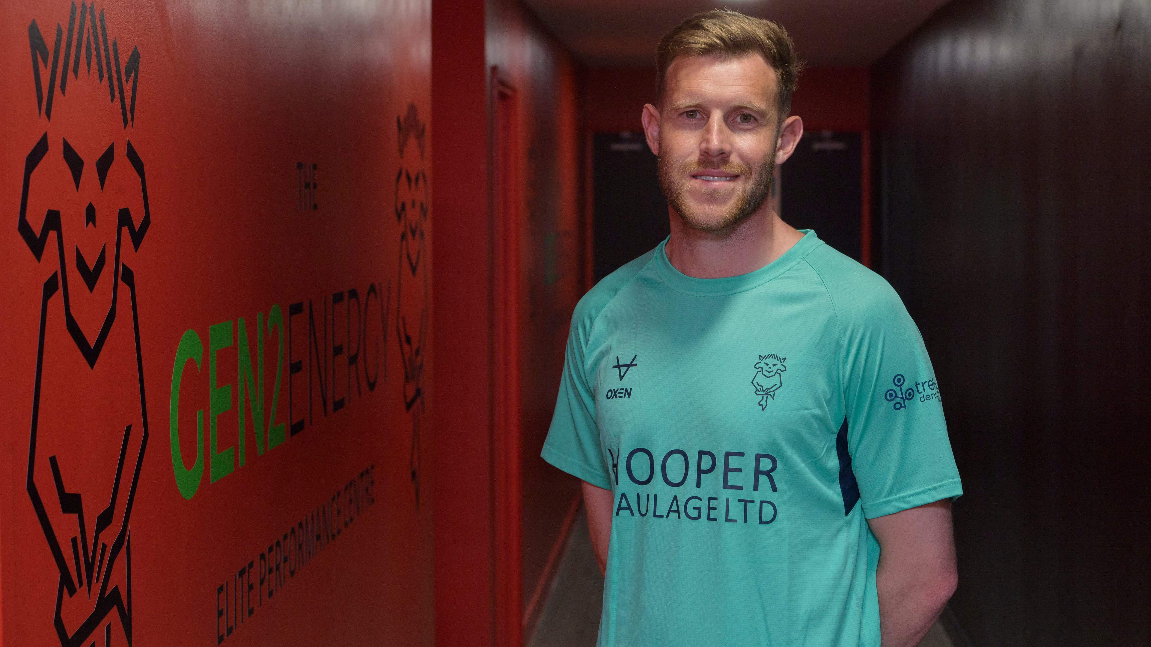 Lincoln City sign left-back Callum Elder