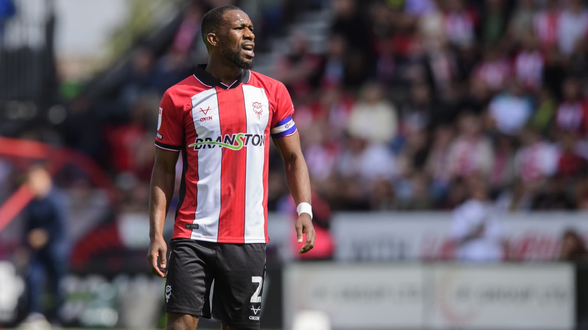 Tendayi Darikwa signs new contract after surgery